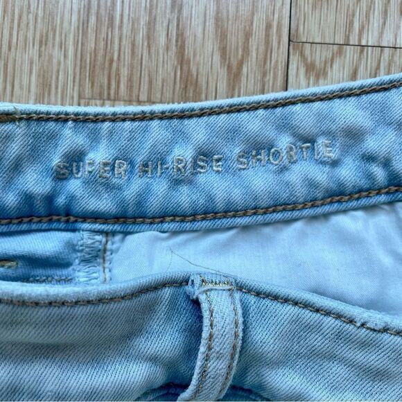 American Eagle Light Blue Super High-Rise Shortie Jean Shorts - Size: 6 - Picture 5 of 5